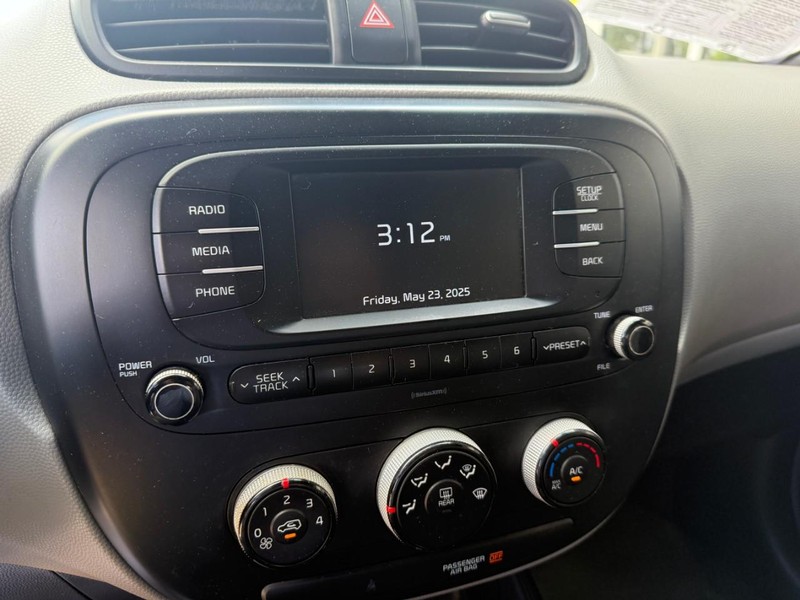 Kia Soul Vehicle Image 24