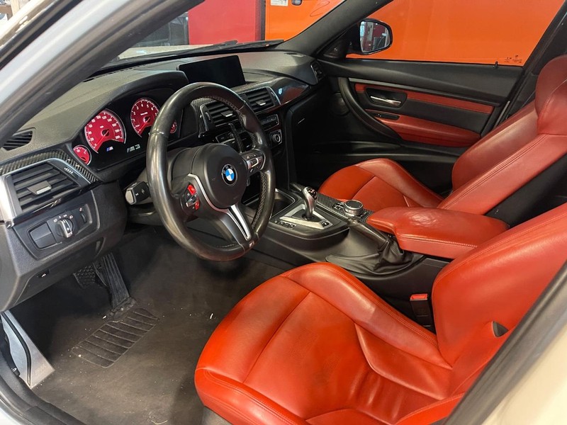 BMW M3 Vehicle Image 02