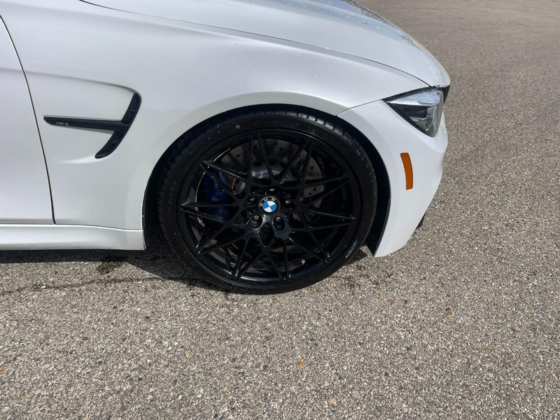 BMW M3 Vehicle Image 07