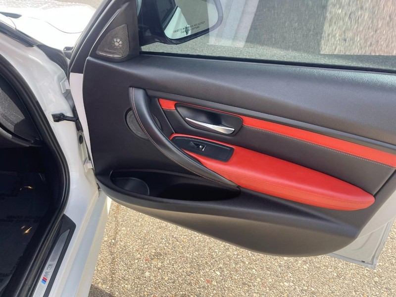 BMW M3 Vehicle Image 12