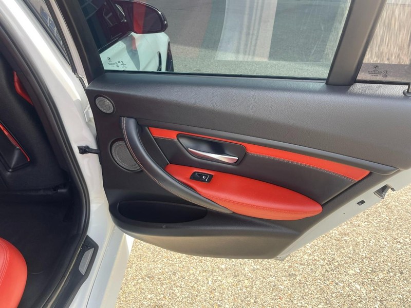 BMW M3 Vehicle Image 16