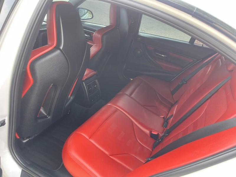 BMW M3 Vehicle Image 18
