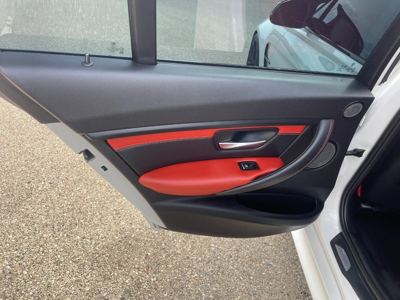 BMW M3 Vehicle Image 19