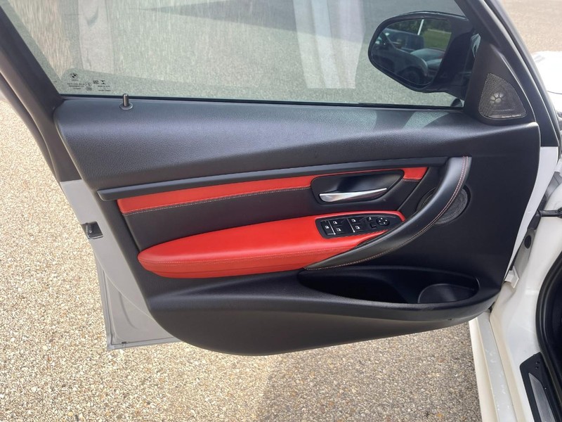 BMW M3 Vehicle Image 22