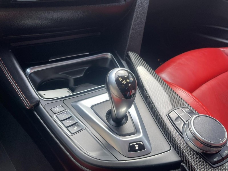 BMW M3 Vehicle Image 31