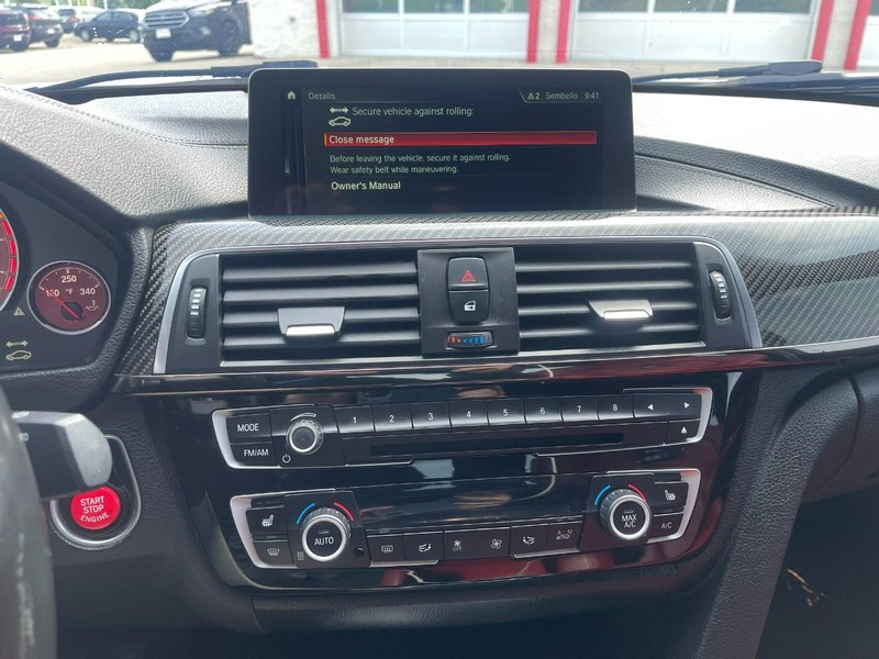 BMW M3 Vehicle Image 32
