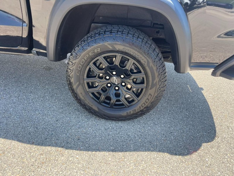 Chevrolet Colorado Vehicle Image 05