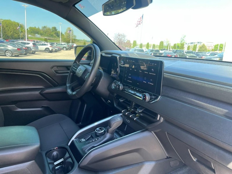 Chevrolet Colorado Vehicle Image 09
