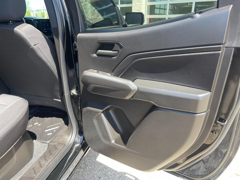 Chevrolet Colorado Vehicle Image 14