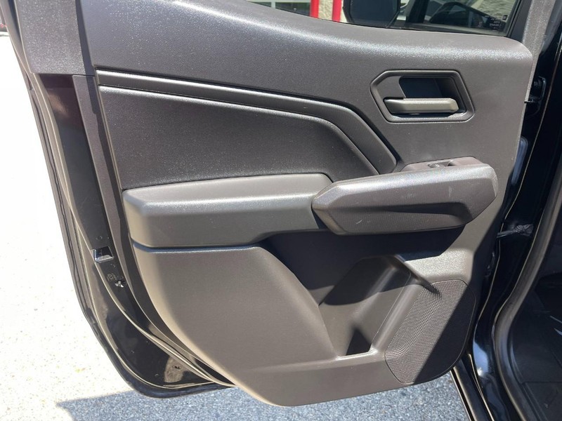 Chevrolet Colorado Vehicle Image 17