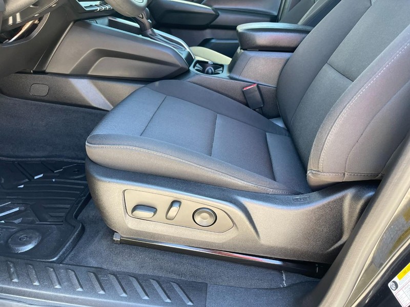 Chevrolet Colorado Vehicle Image 19