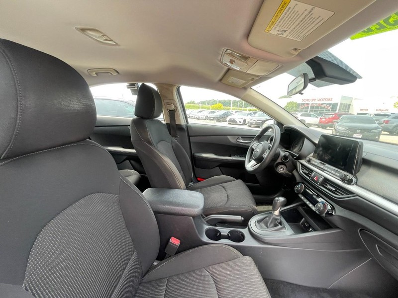 Kia Forte Vehicle Image 06