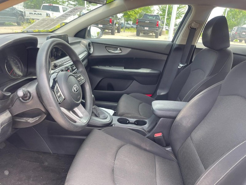 Kia Forte Vehicle Image 14
