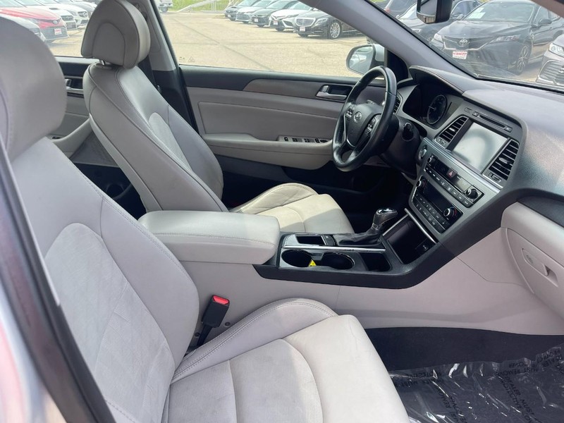 Kia Forte Vehicle Image 22