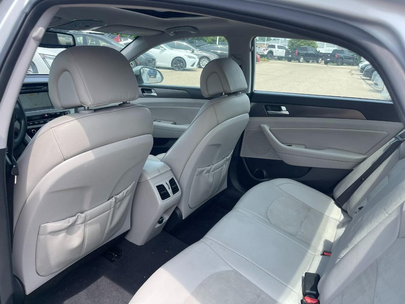 Kia Forte Vehicle Image 29
