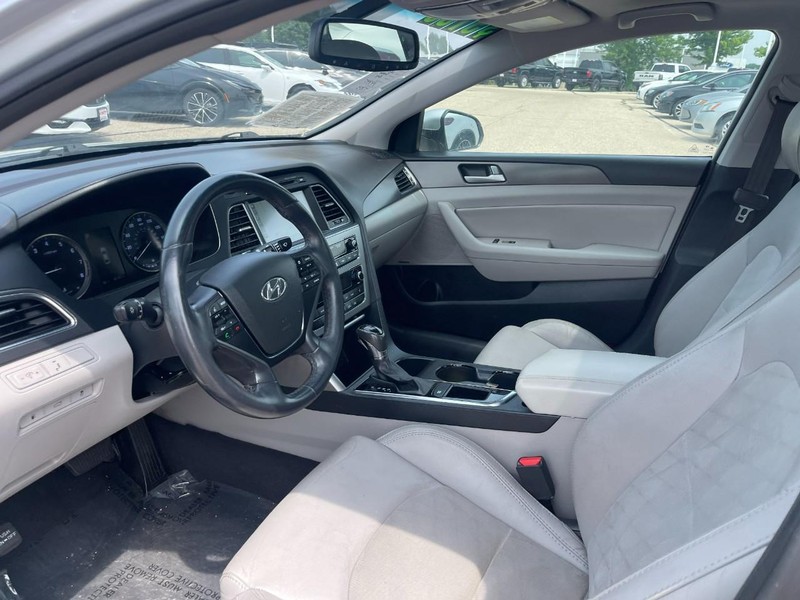 Kia Forte Vehicle Image 30