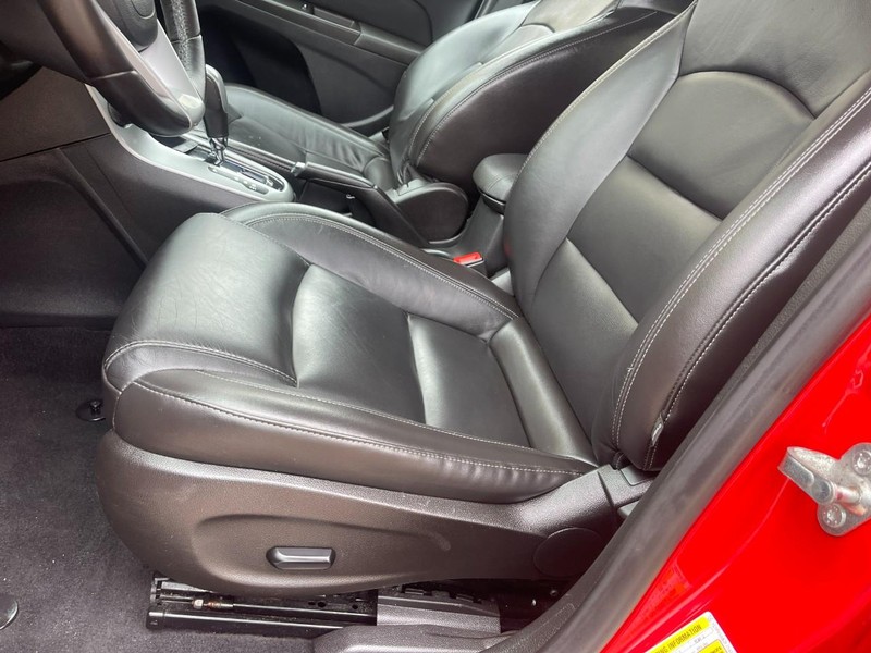 Chevrolet Cruze Vehicle Image 12