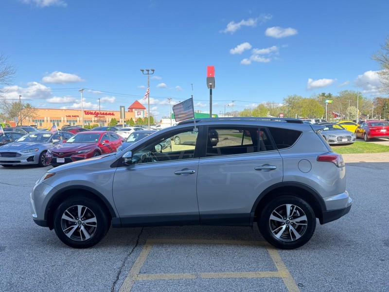 Toyota RAV4 Vehicle Image 08