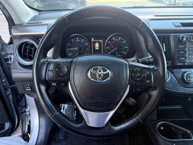 Toyota RAV4 Vehicle Image 19