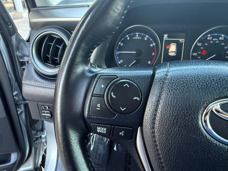 Toyota RAV4 Vehicle Image 20