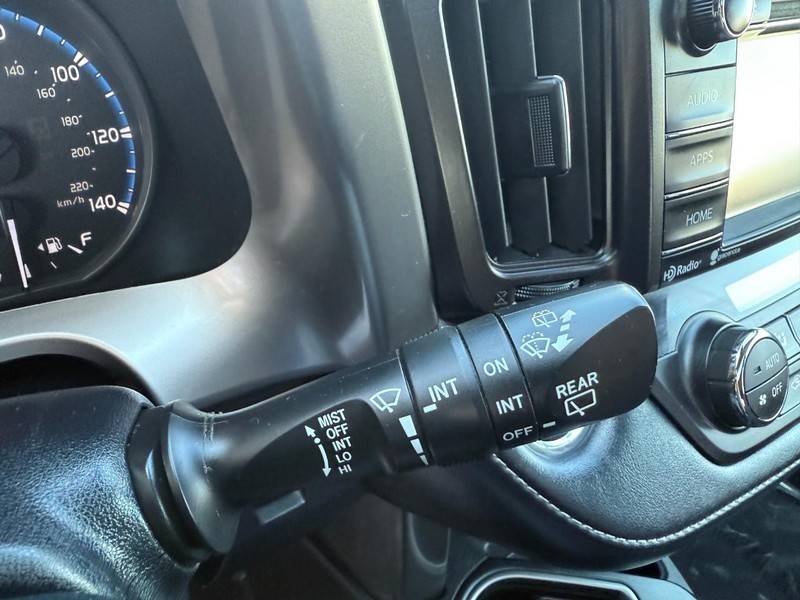 Toyota RAV4 Vehicle Image 24