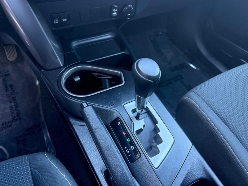Toyota RAV4 Vehicle Image 29