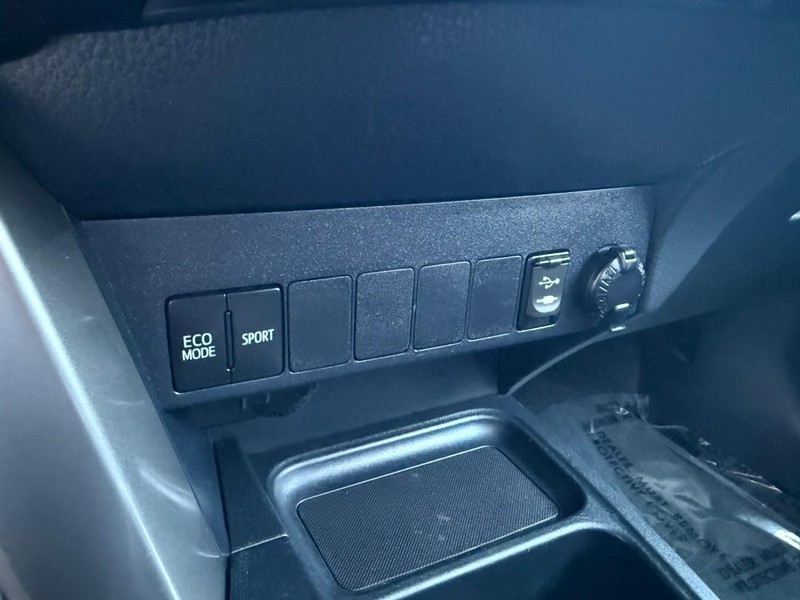Toyota RAV4 Vehicle Image 30