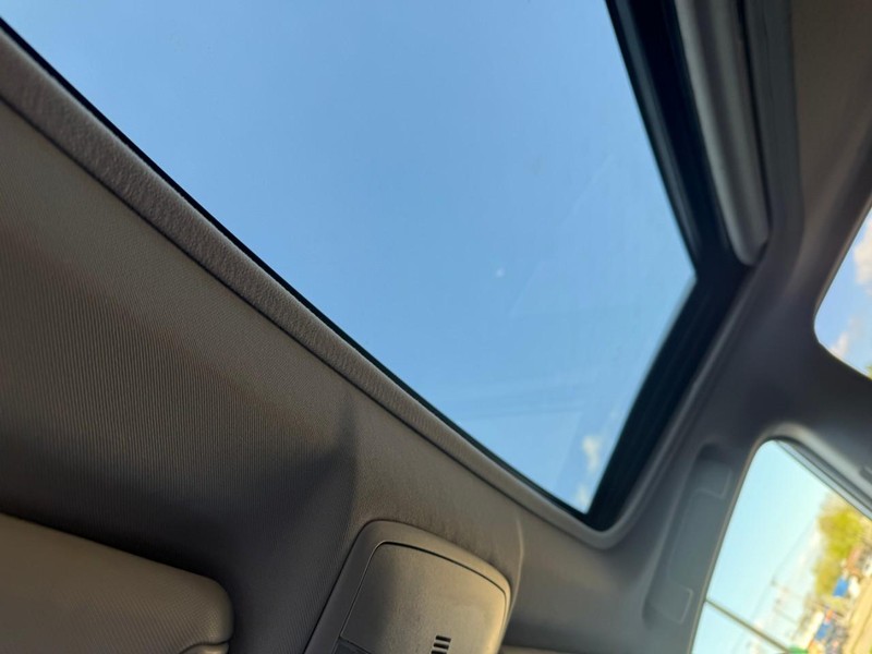 Toyota RAV4 Vehicle Image 31