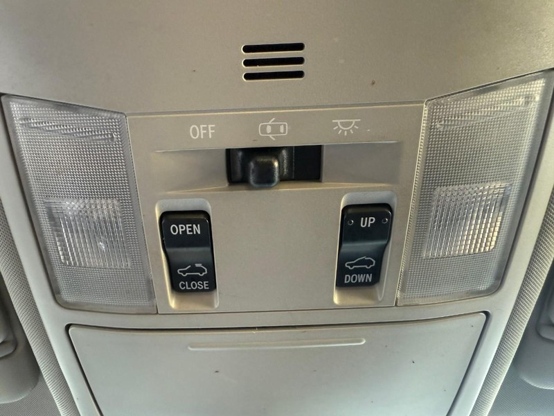 Toyota RAV4 Vehicle Image 32
