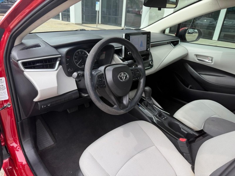 Toyota Corolla Vehicle Image 09