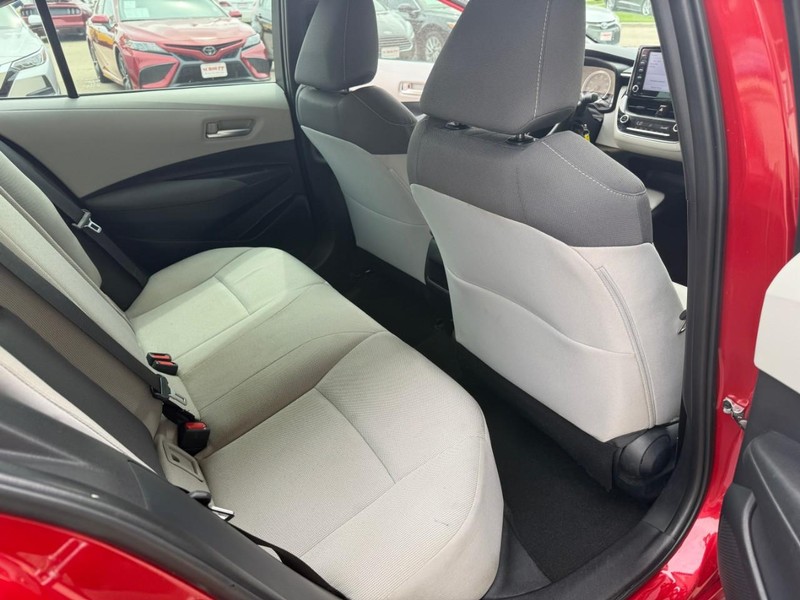 Toyota Corolla Vehicle Image 13