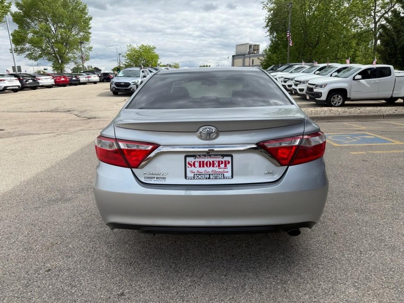 Toyota Camry Vehicle Image 06