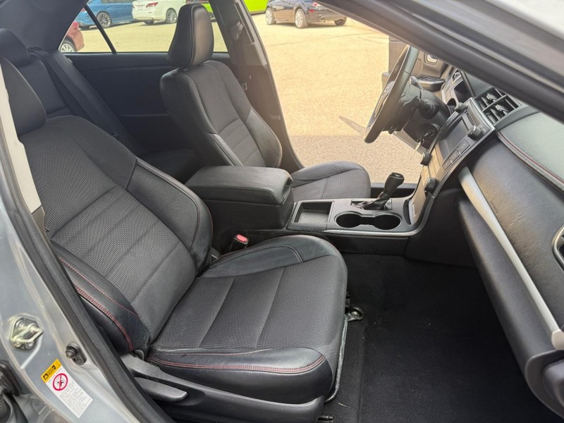Toyota Camry Vehicle Image 15