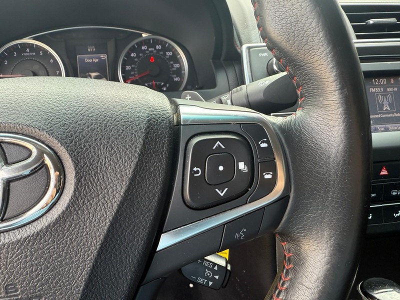 Toyota Camry Vehicle Image 19