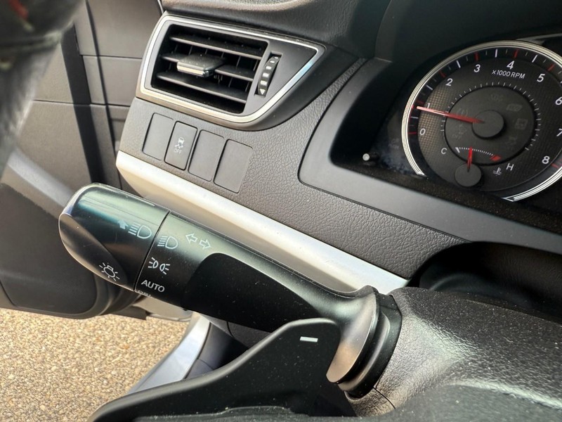 Toyota Camry Vehicle Image 20