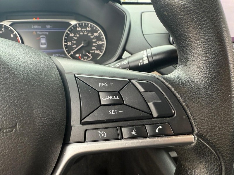 Nissan Altima Vehicle Image 21