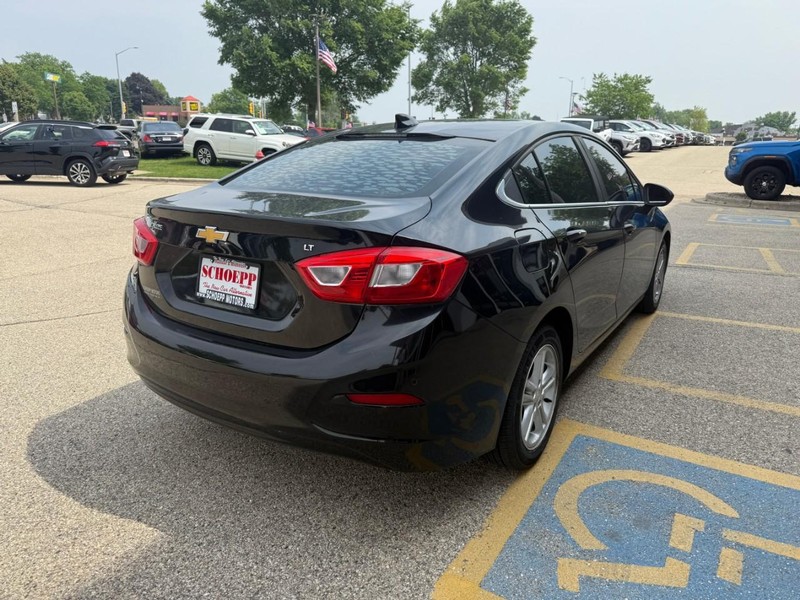 Chevrolet Cruze Vehicle Image 05