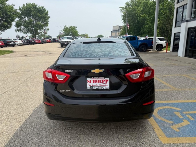 Chevrolet Cruze Vehicle Image 06
