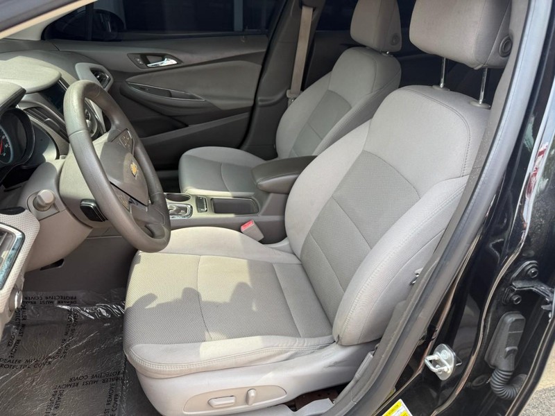 Chevrolet Cruze Vehicle Image 09