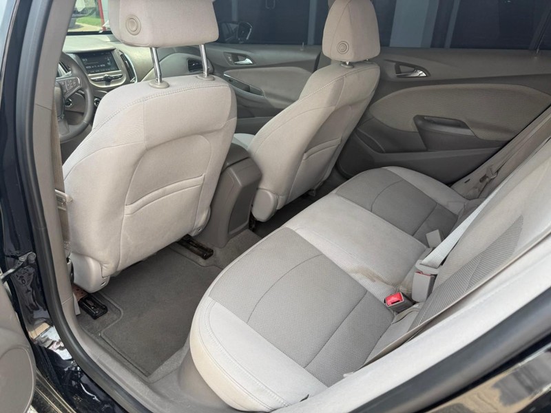 Chevrolet Cruze Vehicle Image 12
