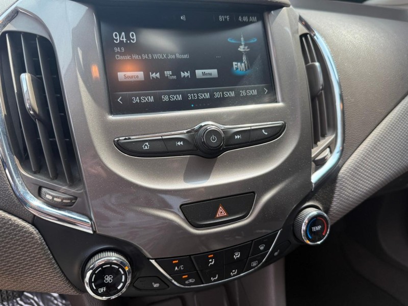 Chevrolet Cruze Vehicle Image 24