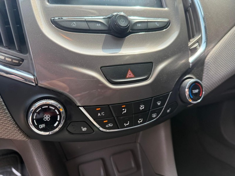 Chevrolet Cruze Vehicle Image 25