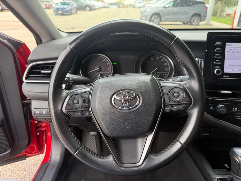 Toyota Camry Vehicle Image 18