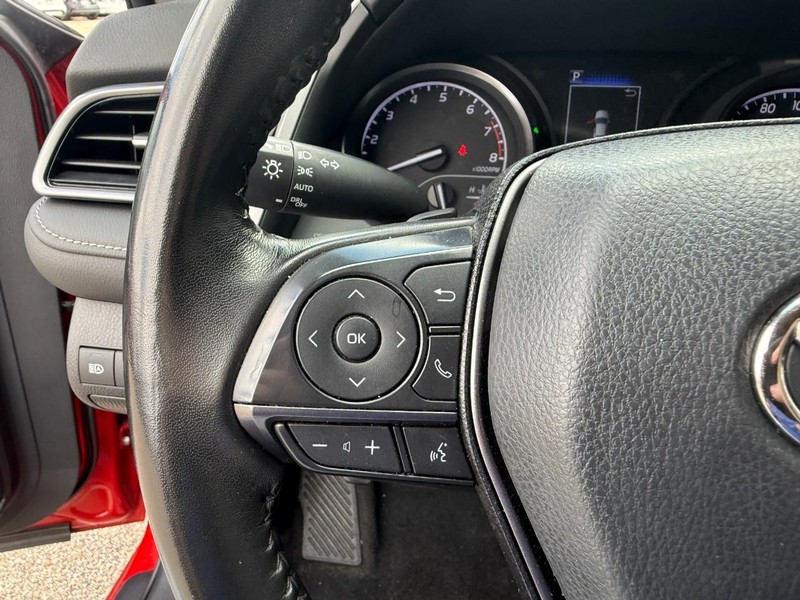 Toyota Camry Vehicle Image 19