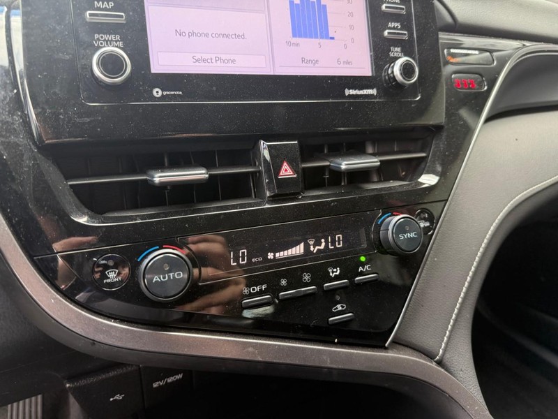 Toyota Camry Vehicle Image 24