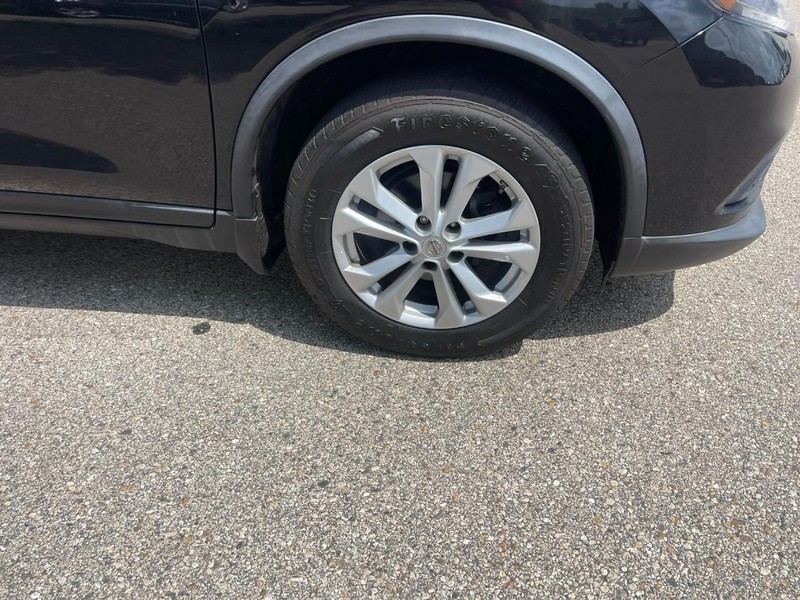 Nissan Rogue Vehicle Image 07