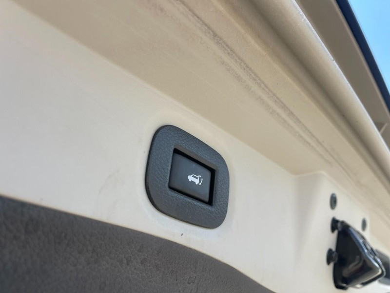 Nissan Rogue Vehicle Image 17