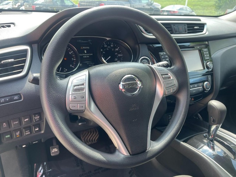 Nissan Rogue Vehicle Image 25