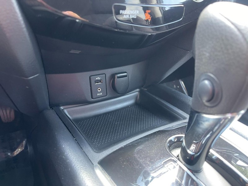 Nissan Rogue Vehicle Image 27