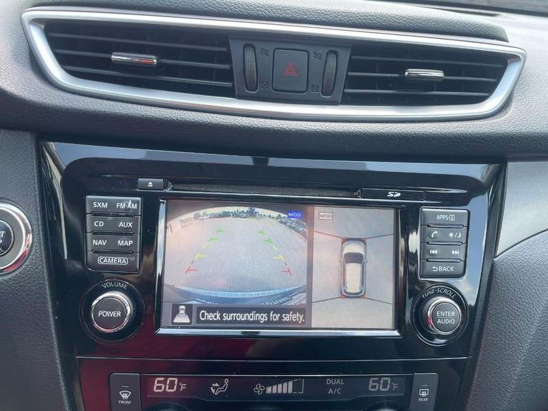 Nissan Rogue Vehicle Image 30